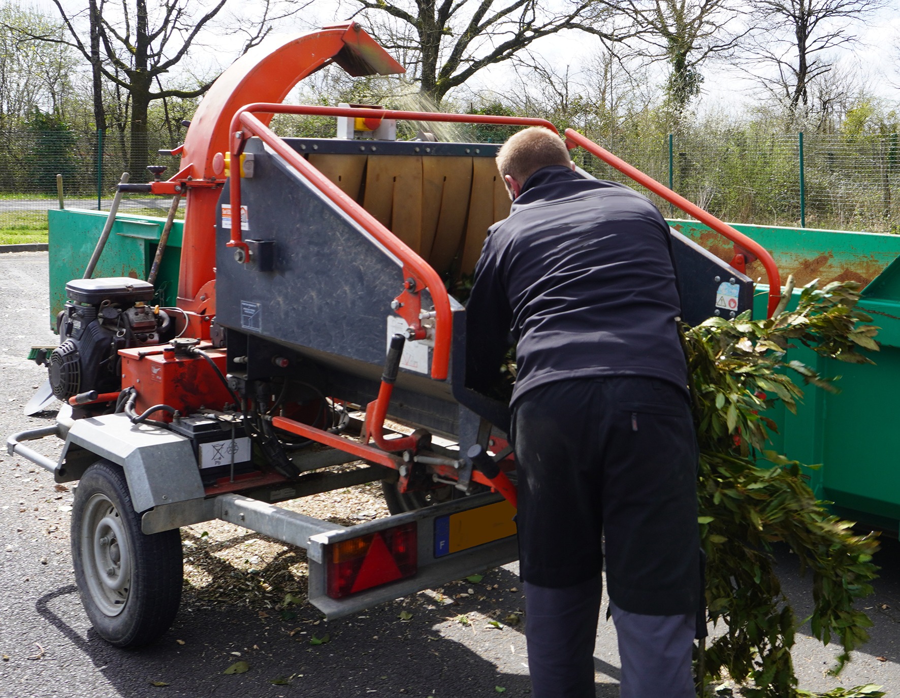 🌿 Broyage de végétaux et animations autour du compostage