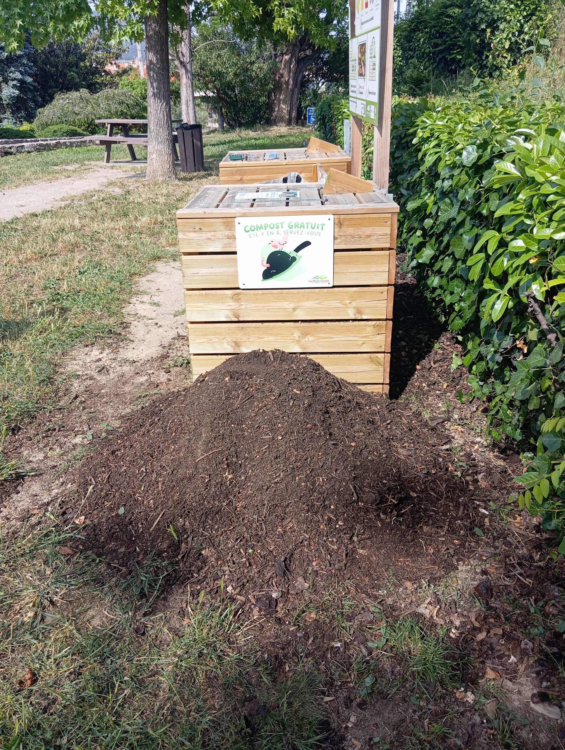 EXTRACTION DE COMPOST SQUARE 2 MUSICIENS PRADES